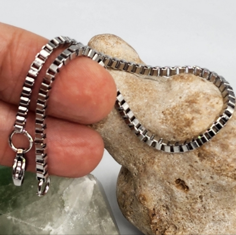 Minimalist Hypoallergenic Jewelry Silver Bracelet Box Chain Strong Link